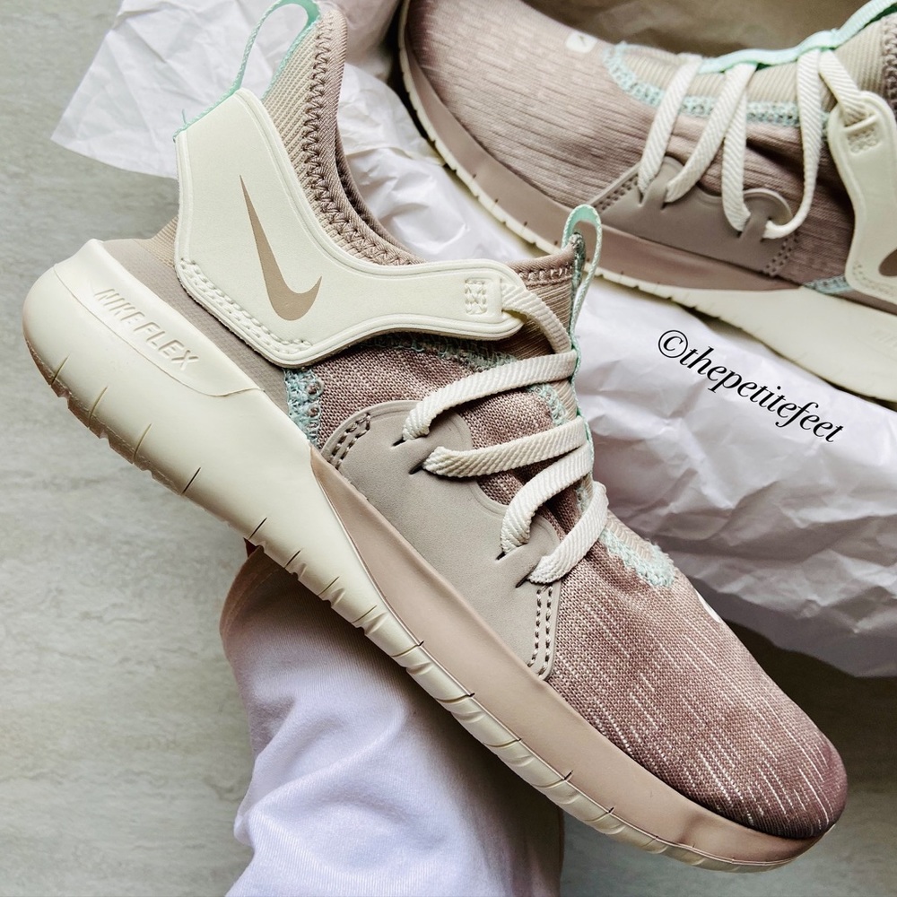 NWT Nike Flex Contact 3